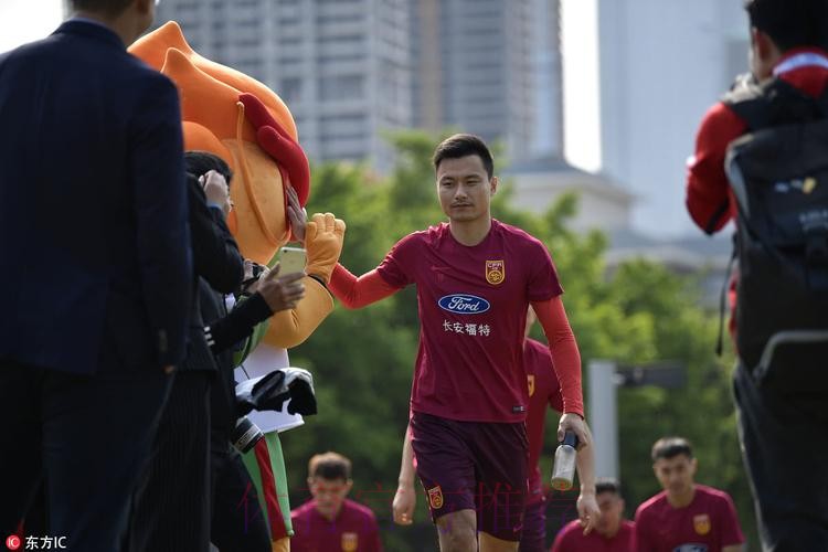 中国杯 | 谭龙:面对强队,我们也有打好比赛的自信心 中国杯 | 谭龙:面对强队,我们也有打好比赛的自信心